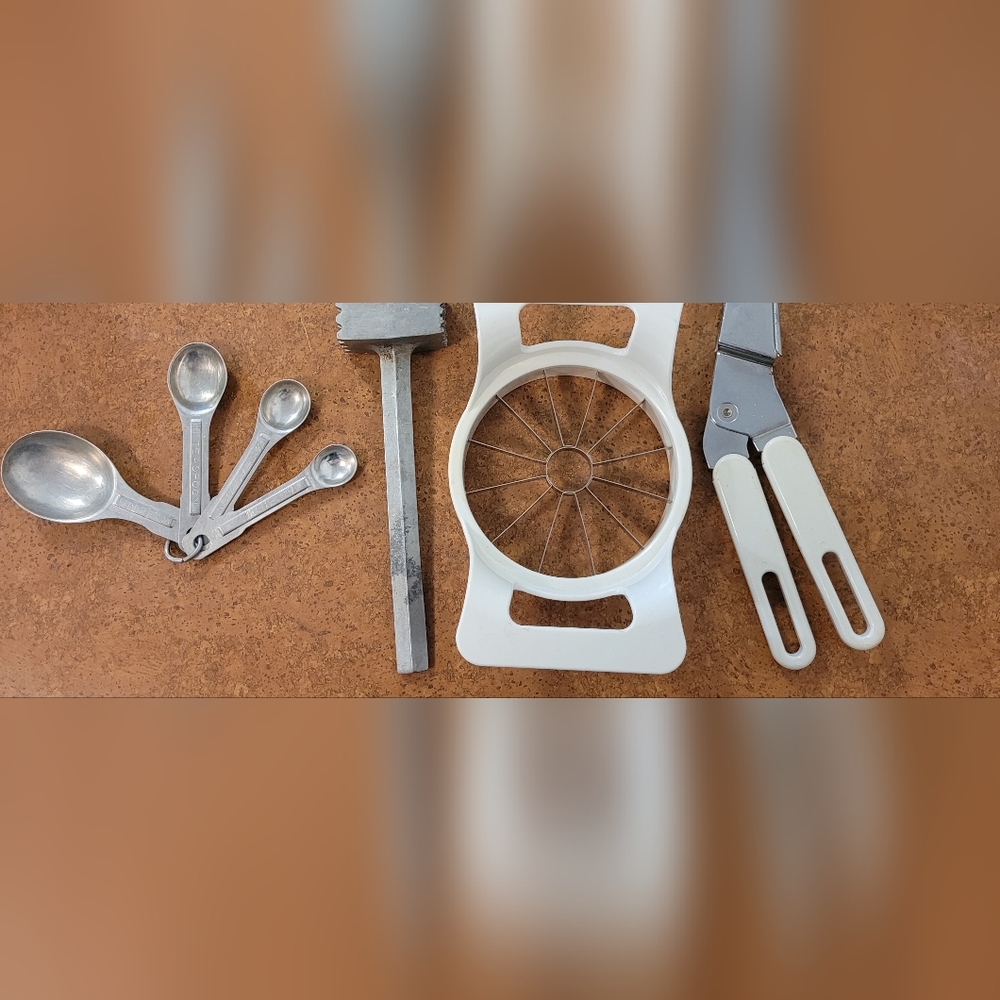4pc Vintage Kitchen Tools